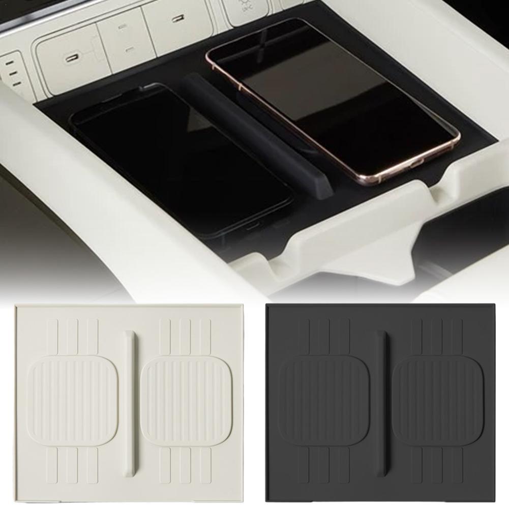 Central Control Wireless Charging Silicone Pad For Hyundai Santa Fe 2024 Anti-slip Phone  Charger Mat Auto Interior Accessories